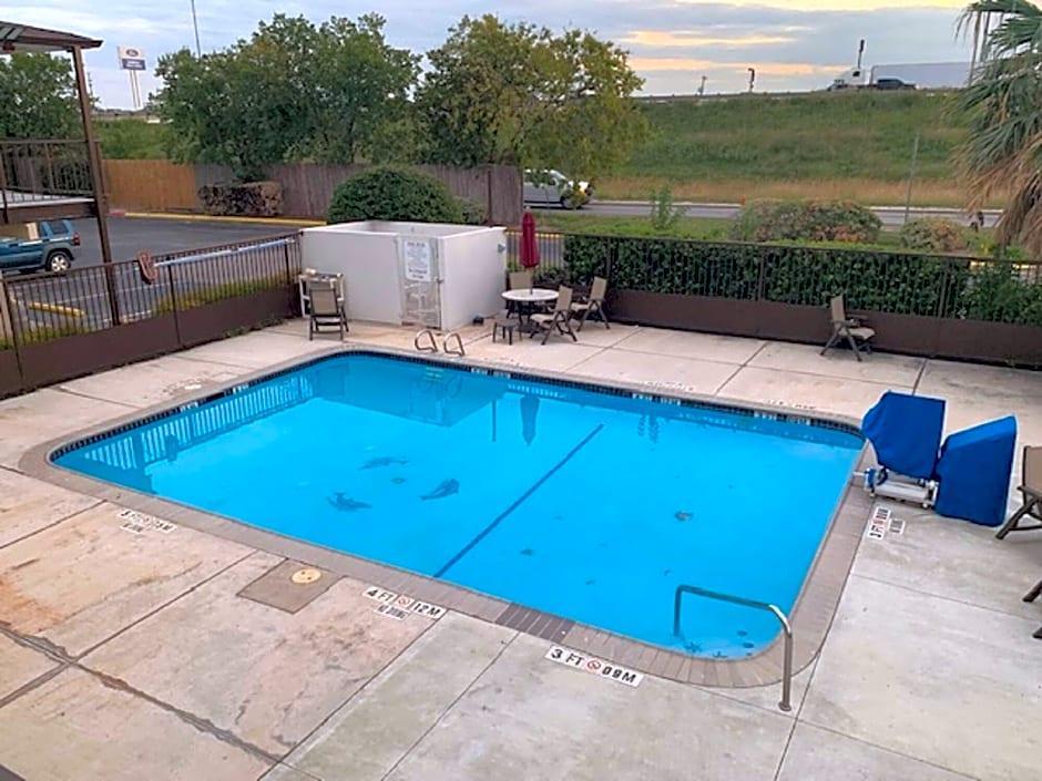 Red Roof Inn San Antonio E - Frost Bank Center 외부 사진