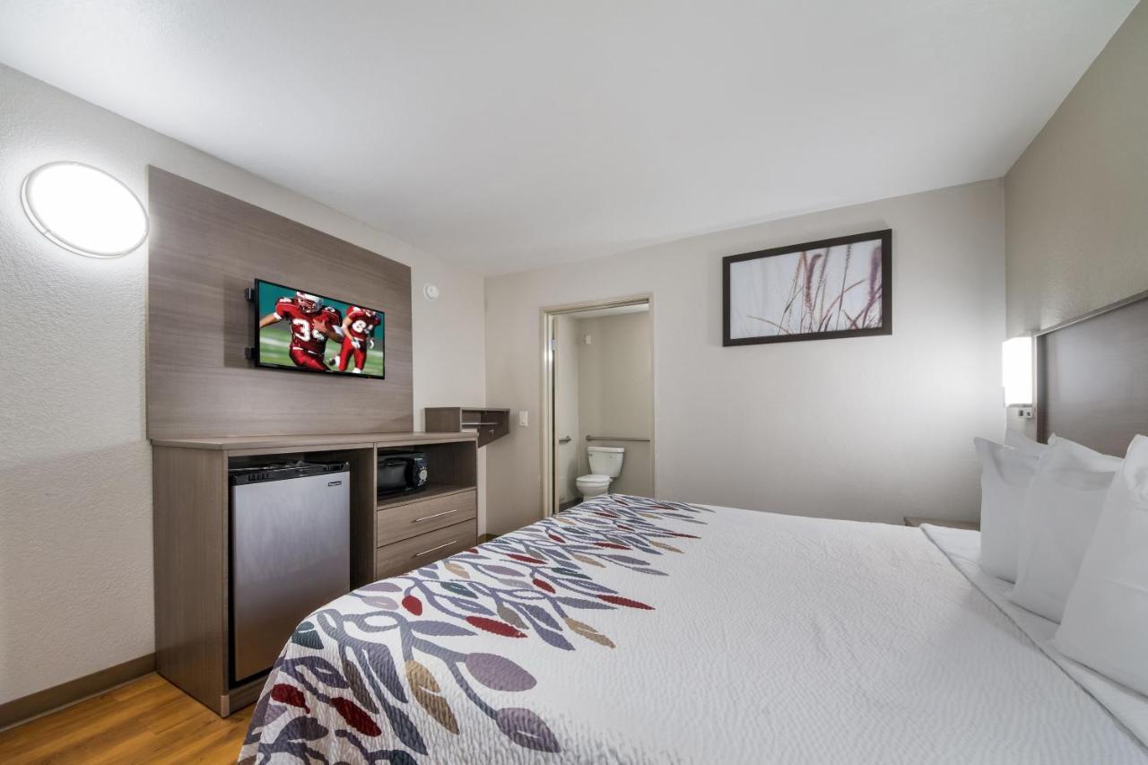 Red Roof Inn San Antonio E - Frost Bank Center 외부 사진