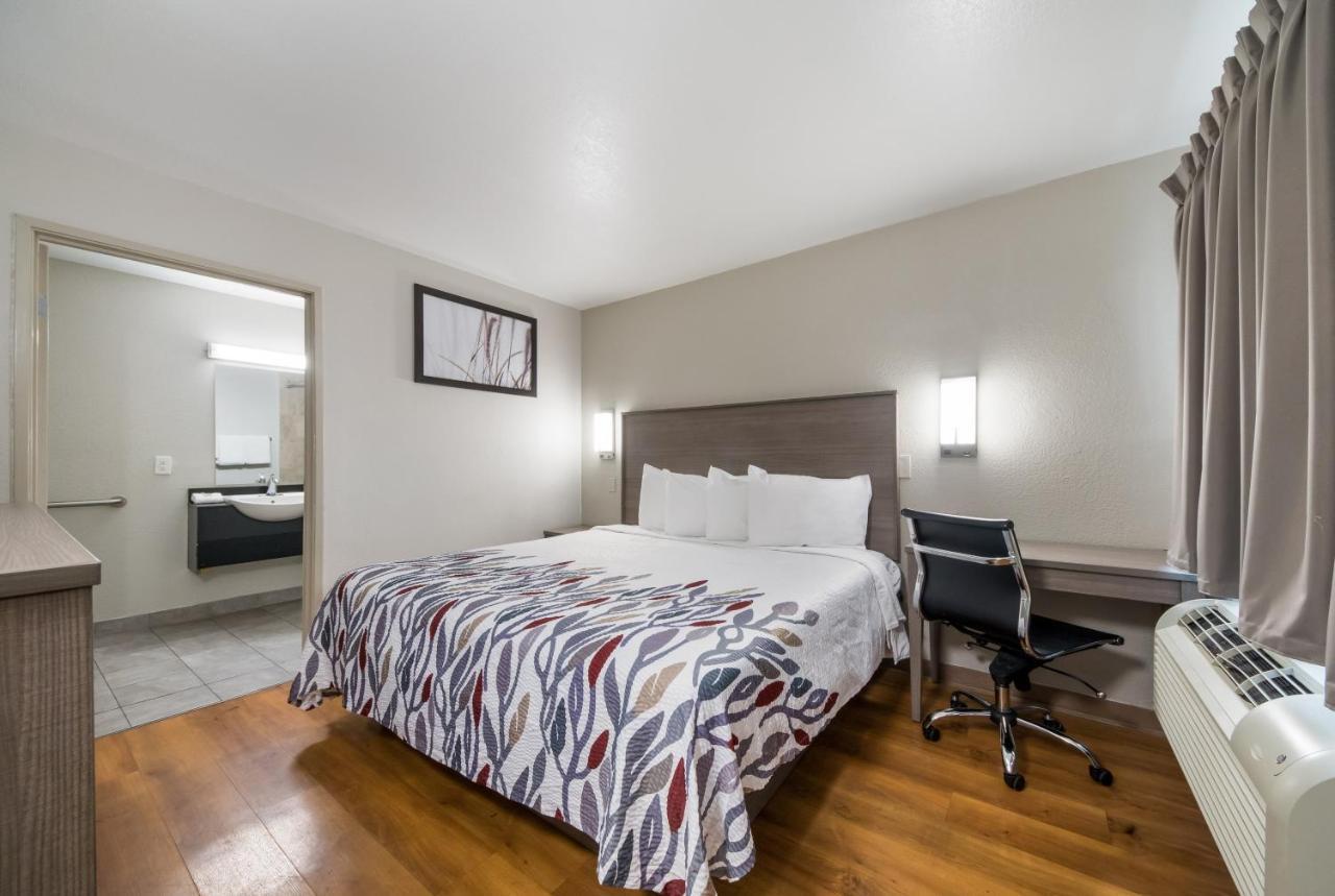 Red Roof Inn San Antonio E - Frost Bank Center 외부 사진