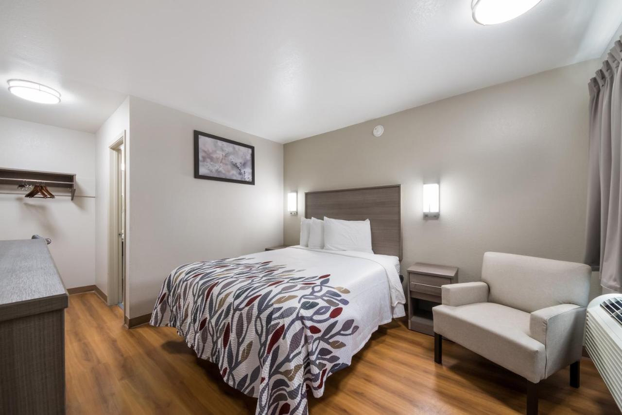 Red Roof Inn San Antonio E - Frost Bank Center 외부 사진