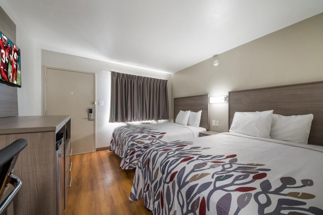 Red Roof Inn San Antonio E - Frost Bank Center 외부 사진