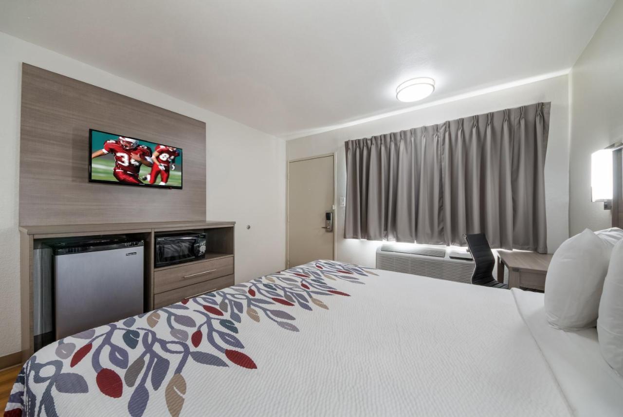 Red Roof Inn San Antonio E - Frost Bank Center 외부 사진