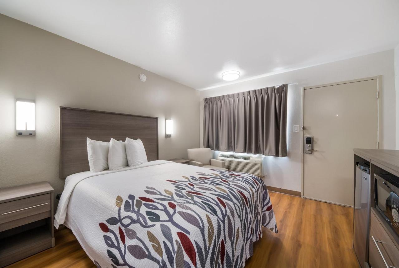 Red Roof Inn San Antonio E - Frost Bank Center 외부 사진