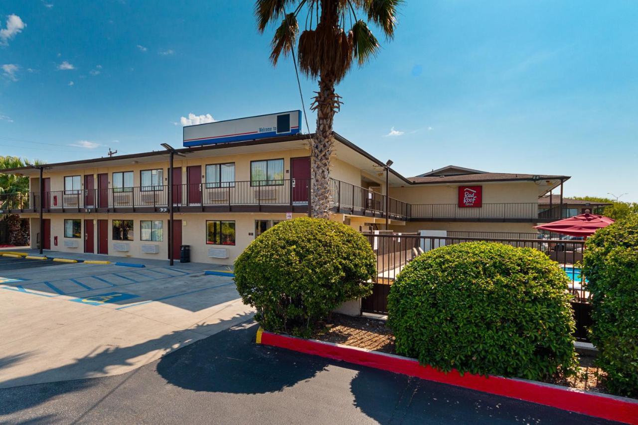 Red Roof Inn San Antonio E - Frost Bank Center 외부 사진